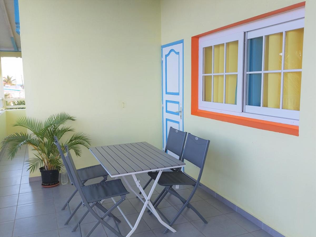 Calme Villa Sainte-Rose Exterior photo