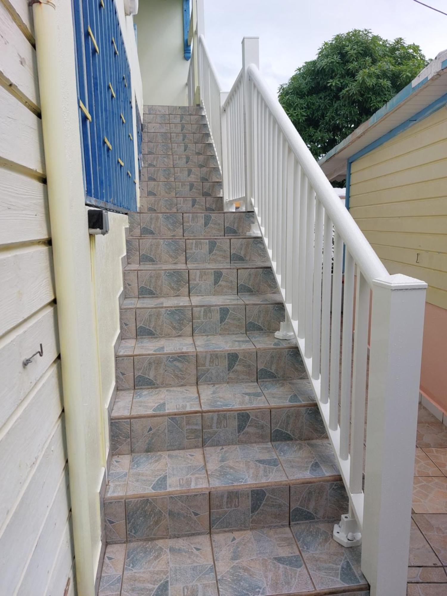 Calme Villa Sainte-Rose Exterior photo